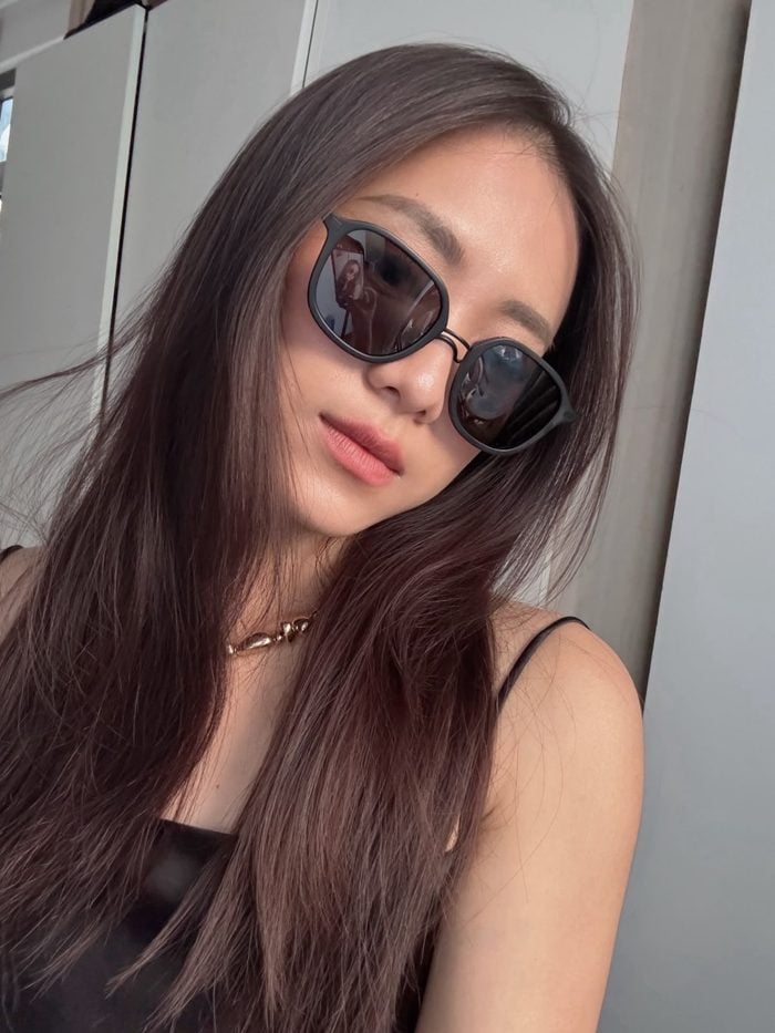 Customer wearing No Se sunglasses