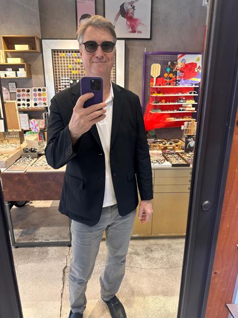Customer wearing No Se sunglasses