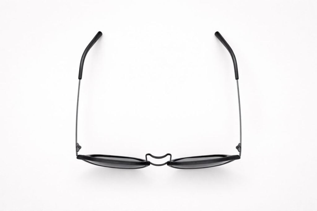 TRACELESS 22 sunglasses, top-down view